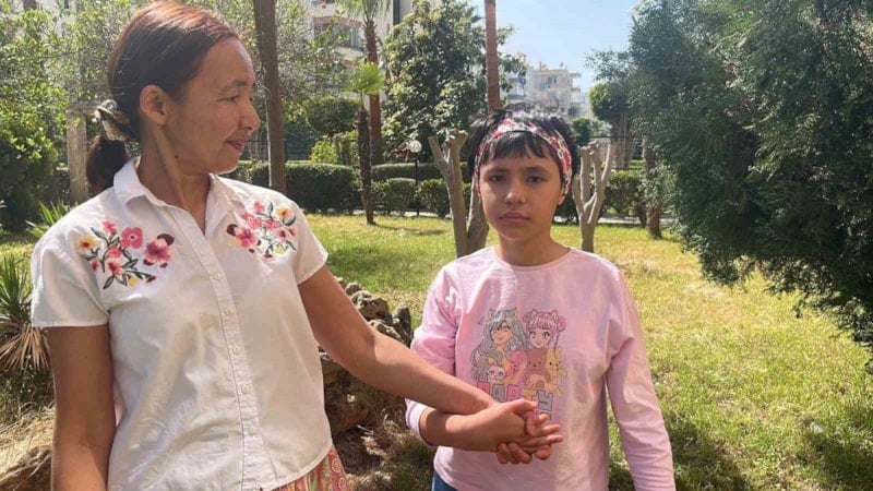 Kızının Yeniden Konuşabilmesi İçin Mücadele Eden Anne, Hayırseverlere Çağrıda Bulundu