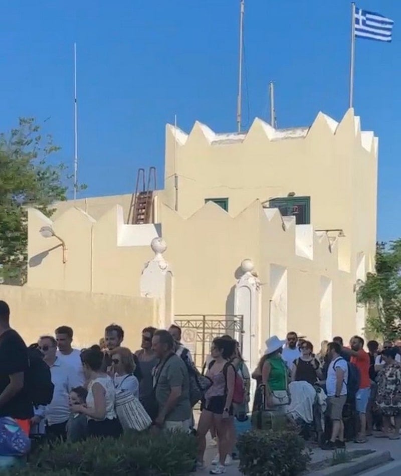 Kos Adası'nda Bayram Dönüşü Yoğunluğu Pasaport Kontrolünde Gecikmelere Neden Oldu
