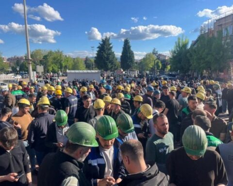 Kütahya'da Maden İşçileri, Maaş Farkları İçin Protesto Düzenledi