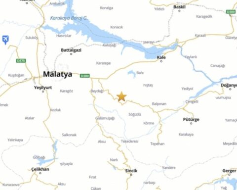 Malatya'da 5.6 Büyüklüğünde Deprem Gerçekleşti, Çevre İllerden De Hissedildi