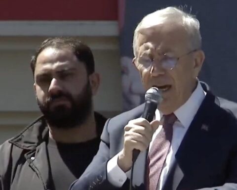 Mansur Yavaş, Tarafını Özgür Özel’den Yana Seçti; Demokrasi Vurgusu Yaptı