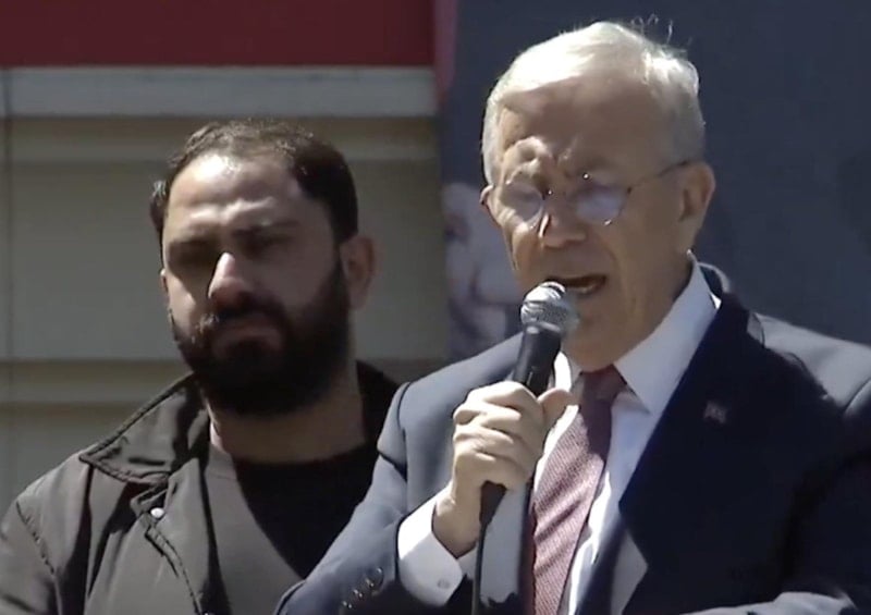 Mansur Yavaş, Tarafını Özgür Özel’den Yana Seçti; Demokrasi Vurgusu Yaptı