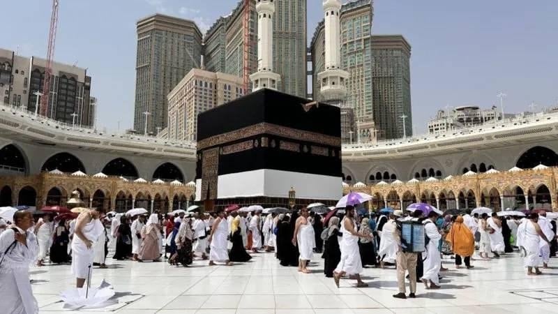 Mekke'de Aşırı Sıcaklıklar İçin Serinletme Noktaları Kuruldu