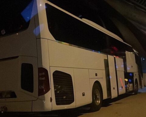 Mersin'den Dönüşte Yemek Yediği İçin 20 Öğrenci Hastaneye Kaldırıldı