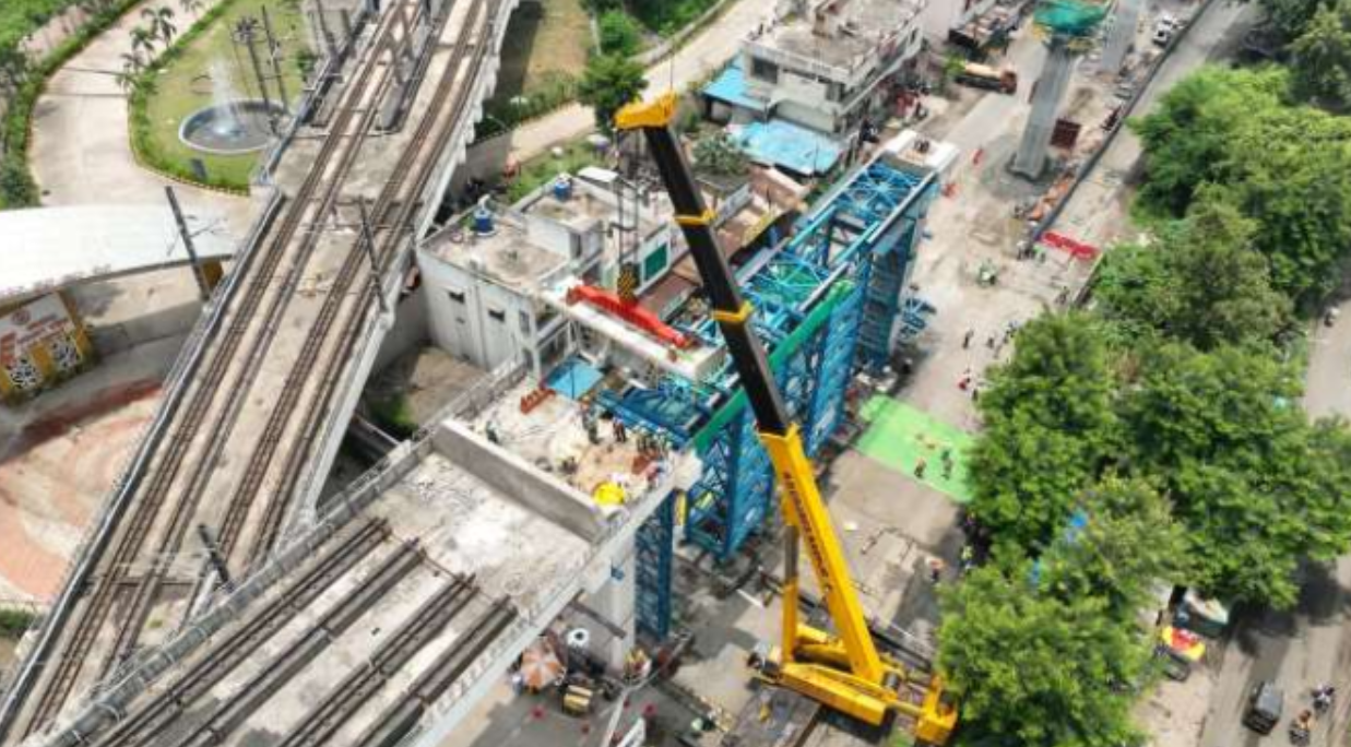 Nagpur Metro’da Dev Beton Kirişlerin Taşınma Operasyonu Devam Ediyor