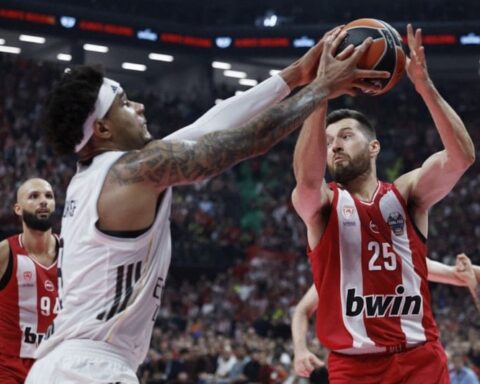 Olympiakos, EuroLeague'de 13 Yıl Aradan Sonra Şampiyonluk Sevinci Yaşadı