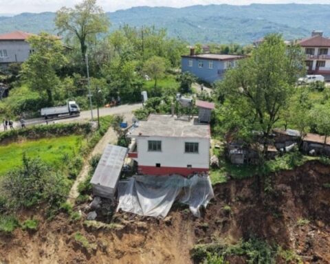 Ordu’da Heyelan Sonrası Büyük Tahribat: Fındık Bahçeleri Ve Mezarlıklar Kayboldu