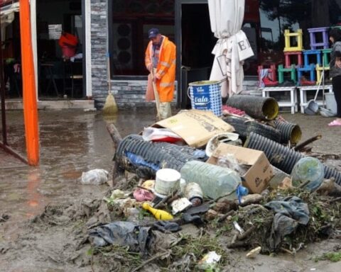 Ordu'da Sağanak Yağışlar Nedeniyle İş Yerleri Su Altında Kaldı