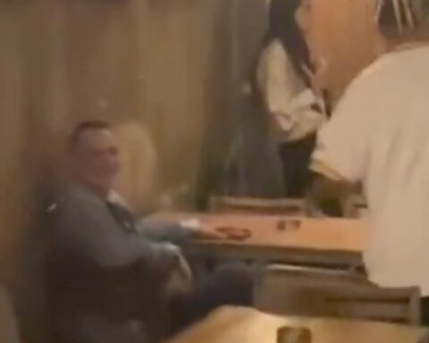 Ozan Güven Mekandan Çıkarılmaya Çalışıldı, Tepkilere Rağmen Yerinden Kalkmadı