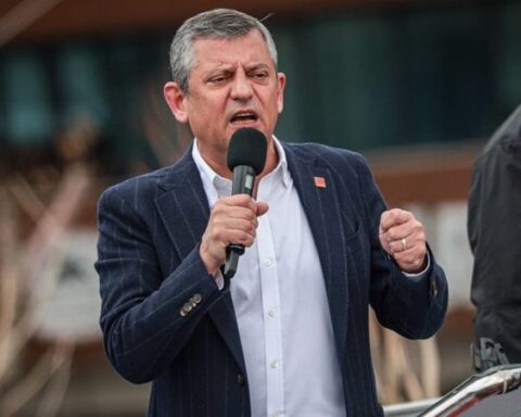 Özgür Özel, Erken Seçim Çağrısı Yaptı: Sandık İradesi Baskı Altında
