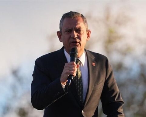 Özgür Özel'in Yeni Kuracağı Parti, Anketlere Göre Yüzde 29 Oy Oranına Ulaşıyor