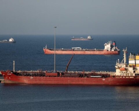 Petrol Fiyatlarında İki Ayın En Sert Düşüşü Bekleniyor