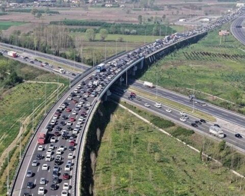 Sakarya, Kocaeli ve Düzce'de Ağır Tonajlı Araçlara Seyir Yasağı Getirildi