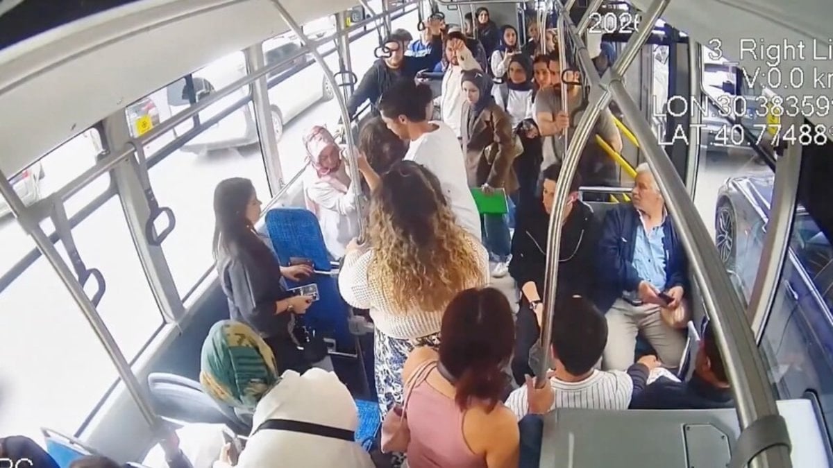 Sakarya'da Belediyeye Ait Otobüste Sağlık Krizi ve Dayanışma Örneği