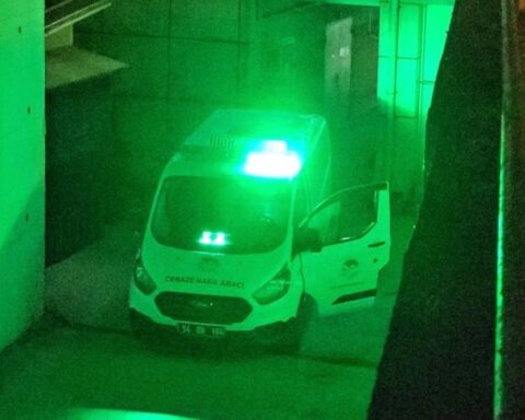 Sakarya'da Havuzda Fenalaşan Kadın Hastanede Hayatını Kaybetti