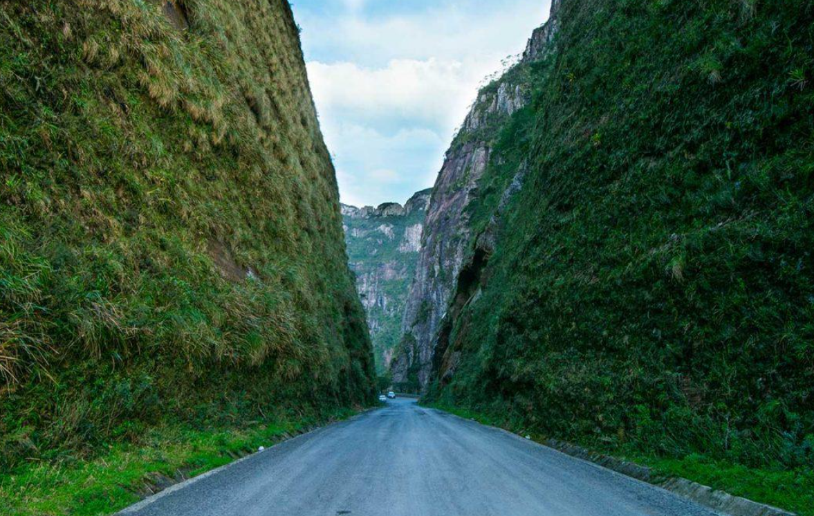 Serra do Corvo Branco Geçidi: İnsan Gücüyle Oluşturulan Doğal Bir Mühendislik Eseri