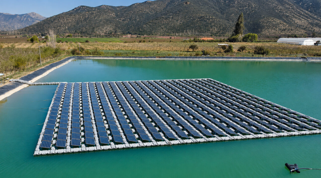 Şili'de yüzen güneş enerjisi sistemi, su kaybını azaltarak tarım alanlarını koruyor