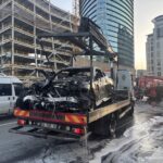 Şişli'de Lüks Araç Dükkanına Girdi, İki Kişi Yaralandı
