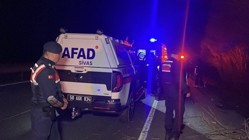 Sivas'ta Yoldan Çıkan Araç Devrildi, 1 Kişi Hayatını Kaybetti