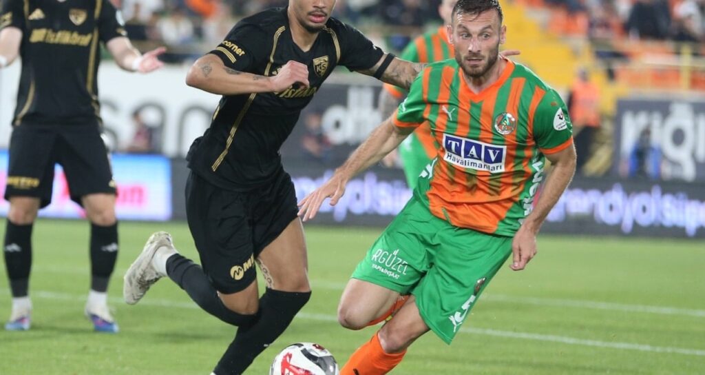 Süper Lig'de Küme Düşen İki Takım Belli Oldu: Fatih Karagümrük ve Kayserispor