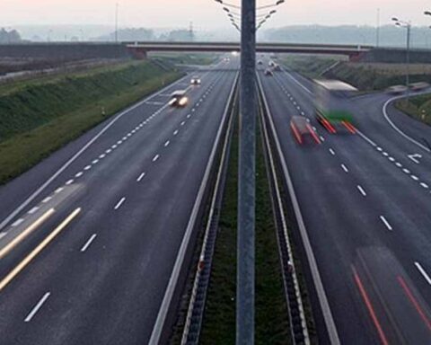 Sürücüleri Durduran Şaşırtıcı Hız Sınırları: Psikolojik Etki ve Güvenlik Önlemleri