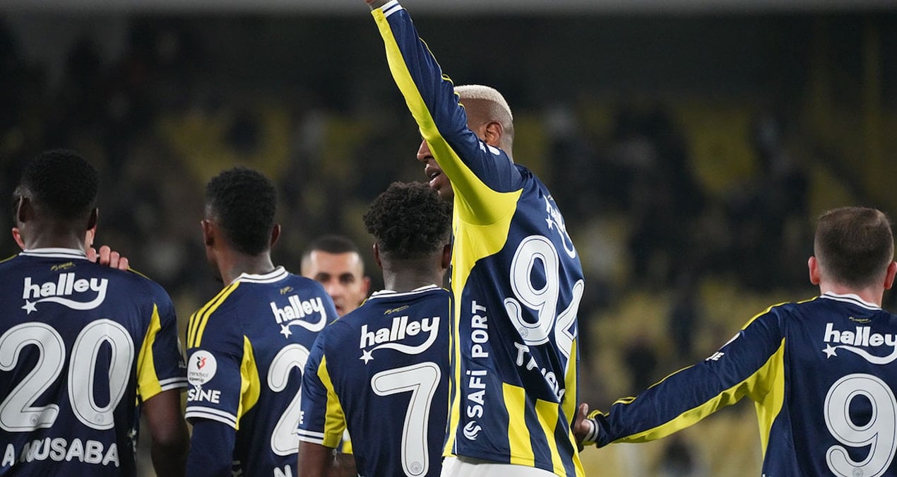 Talisca'nın Hat-Trick'iyle Fenerbahçe, Başakşehir'i 3-1 Yendi