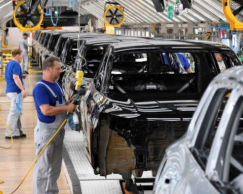Toyota, Corolla Modeli İçin Hindistan'da Üç Yeni Fabrika Kuracak