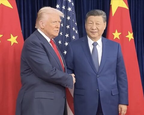 Trump, Çin Devlet Başkanı Xi'yi Beyaz Saray'a Davet Etti