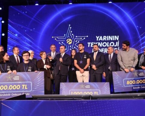 Türkiye'nin Yarının Teknoloji Liderleri Proje Yarışması'nda genç inovasyonlar ödüllendirildi