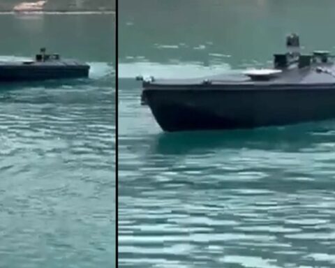 Yunanistan Kıyılarında Bulunan Patlayıcı Yüklü İnsansız Aracın Kaynağı Araştırılıyor
