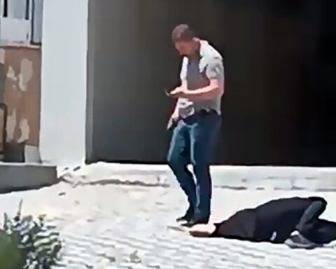 Adana'da Baba Oğlunu Bıçaklı Saldırı Sonrası Vurdu, Oğul Hayatını Kaybetti
