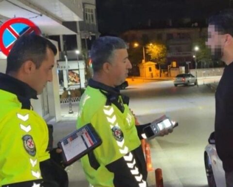 Aksaray'da Alkolmetreye Üflemeyi Reddeden Sürücüye 352 Bin Lira Ceza Kesildi
