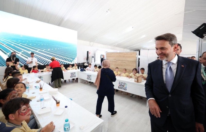 Alparslan Bayraktar, Sıfır Atık Festivali’ne katıldı ve gençlerle buluştu