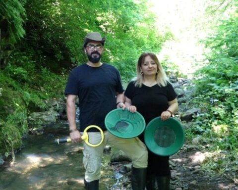 Altınordu'daki Çift, Doğa Dostu Yöntemle Altın Arayışını Profesyonelleştiriyor