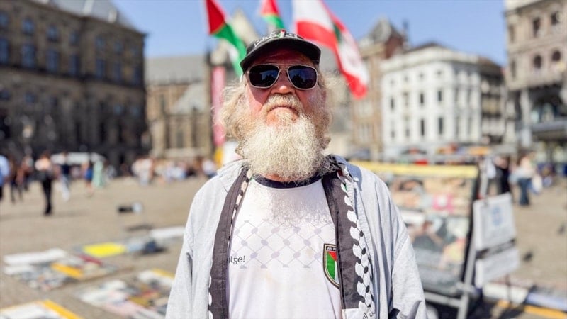 Amsterdam'da 80 Yaşındaki Aktivist 12 Yıldır Filistin İçin Tek Başına Protesto Düzenliyor