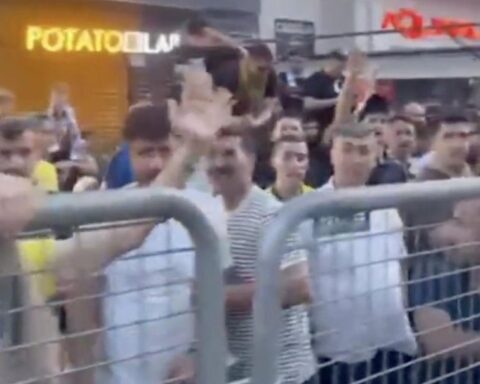 Aziz Yıldırım Fenerbahçe Başkanlığı İçin İlk Sonuçlarda Önde Görülüyor