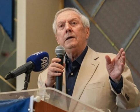Aziz Yıldırım, Fenerbahçe'ye 200 milyon Euro nakit kaynağı sağlamaya hazır