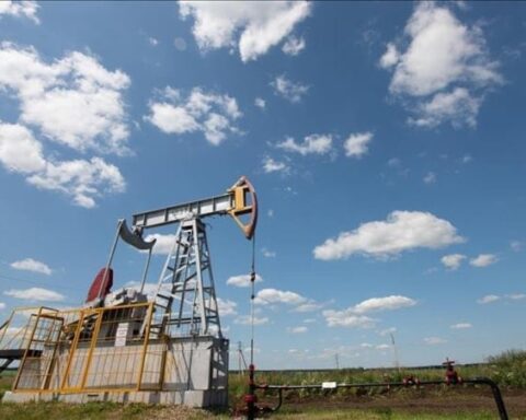 Brent petrol fiyatı, Orta Doğu'daki gerilimle birlikte yüzde 28,4 yükseldi