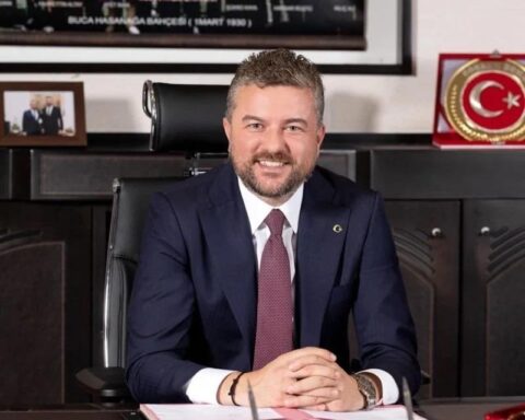 Buca Belediye Başkanı Görkem Duman Görevden Uzaklaştırıldı, Yolsuzluk Soruşturması Devam Ediyor