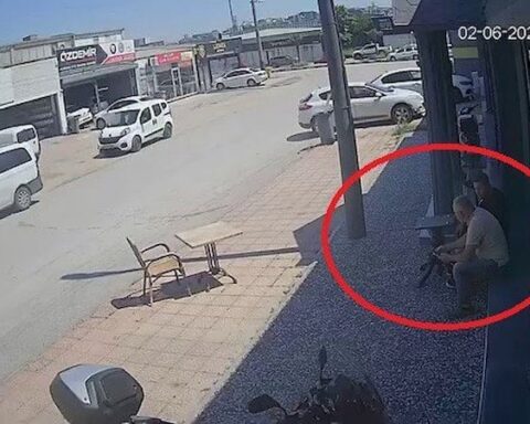 Bursa'da Ticari Araç Çalmaya Çalışan Şahıs Esnaf Tarafından Durduruldu