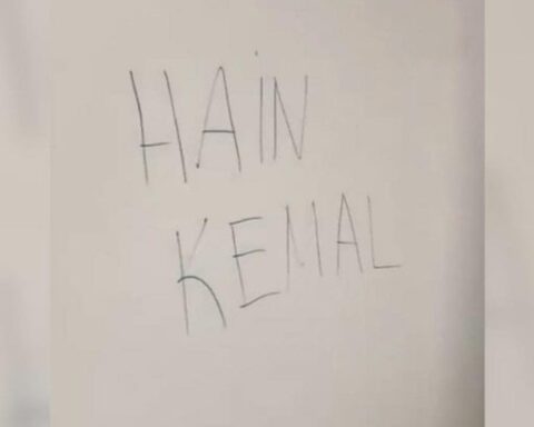 CHP Genel Merkezinde 'Hain Kemal' Yazısı Tepki Çekti