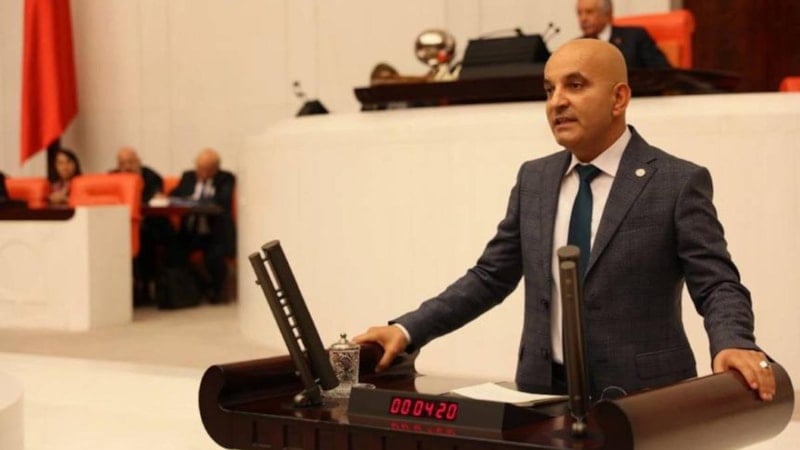 CHP'de İhraçlar İptal Edildi, Özkan Yalım Parti Üyeliğine Dönüyor