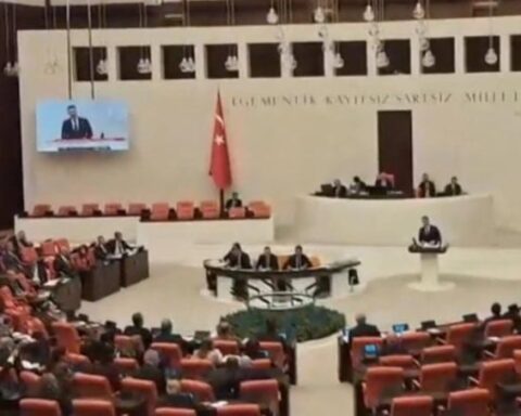 CHP'li Vekillerden Mutlak Butlan Araştırma Önergesiyle Meclis'te Gergin Anlar