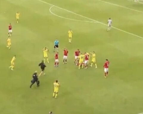 Christian Eriksen, Danimarka-Ukrayna Maçında Fenalaşarak Bayıldı