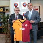 Erman Toroğlu'na 'halkı yanıltıcı bilgiyi alenen yayma' suçlamasıyla 3 yıl hapis istemi