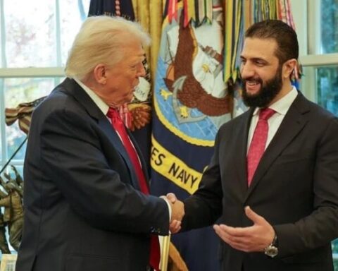 Eş-Şara, Trump ile Suriye'nin İstikrarı ve Yeniden İnşası Üzerine Görüştü