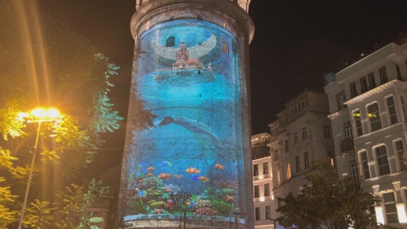 Galata Kulesi'nde Sıfır Atık Haftası için ışık gösterisi gerçekleştirildi