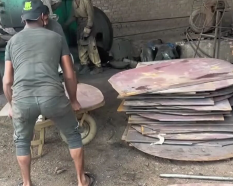 Gemi geri dönüşümünde çelik, yeni ürünlere dönüşerek ekonomiye katkı sağlıyor