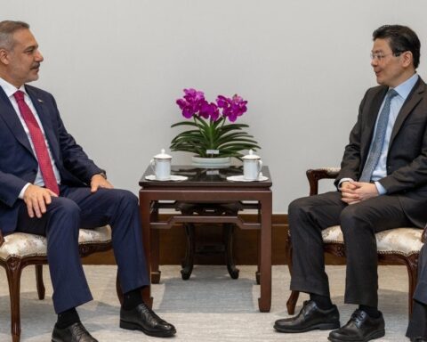 Hakan Fidan, Singapur'da Diplomatik Temaslarını Yoğunlaştırdı