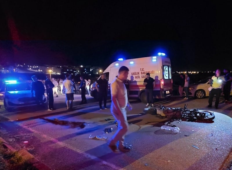Hatay'da Otomobil ve Motosiklet Çarpıştı: 1 Kişi Hayatını Kaybetti, 1 Kişi Ağır Yaralı